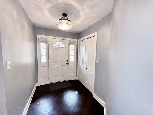 Building Photo - 7714 Northfield Ln