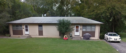Building Photo - Spacious 2 Bedroom Home!