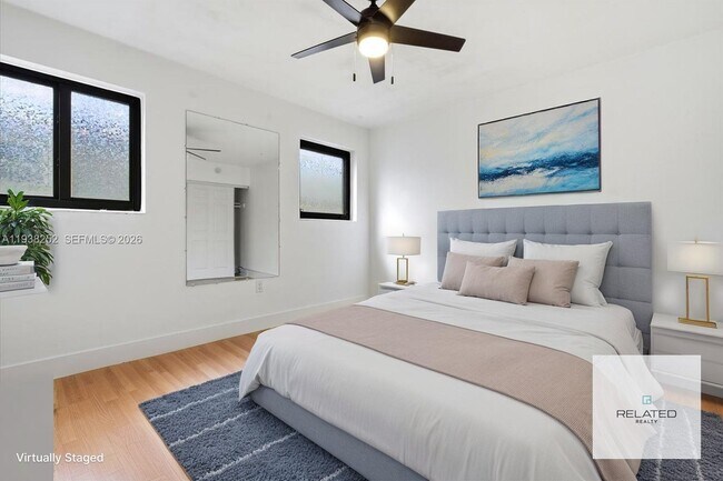 Building Photo - 3522 SW 25th St