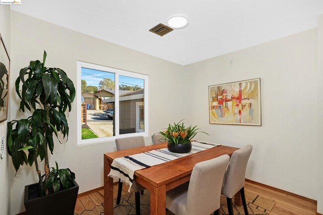 Building Photo - 24639 Leona Dr