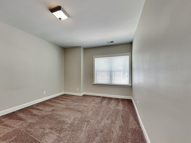 Building Photo - 506 Holden Forest Dr