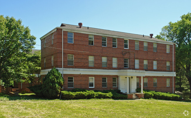 Primary Photo - Woodlawn Terraces Apartments