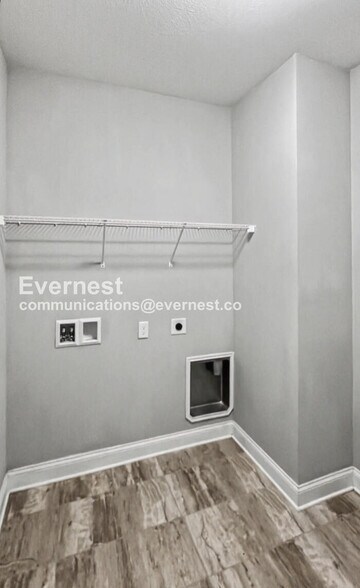 Building Photo - 3582 Red Barn Ln