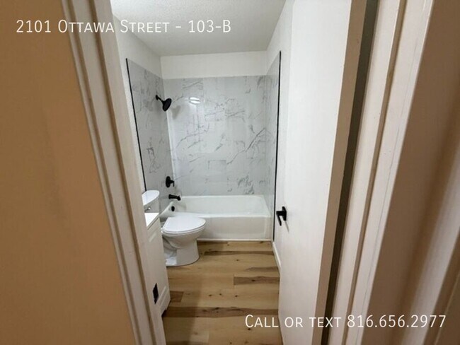 Building Photo - 2101 Ottawa St