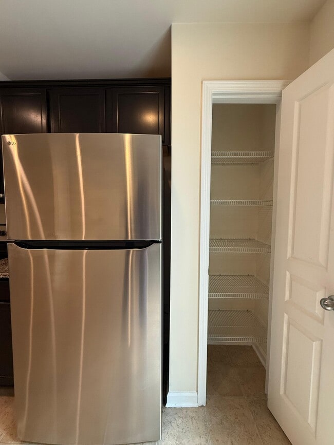 Building Photo - 8506 Quarton Dr