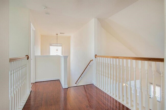 Building Photo - 19718 Summerlin Dr