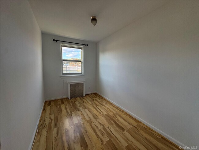 Building Photo - 245-39-24576 76th Ave