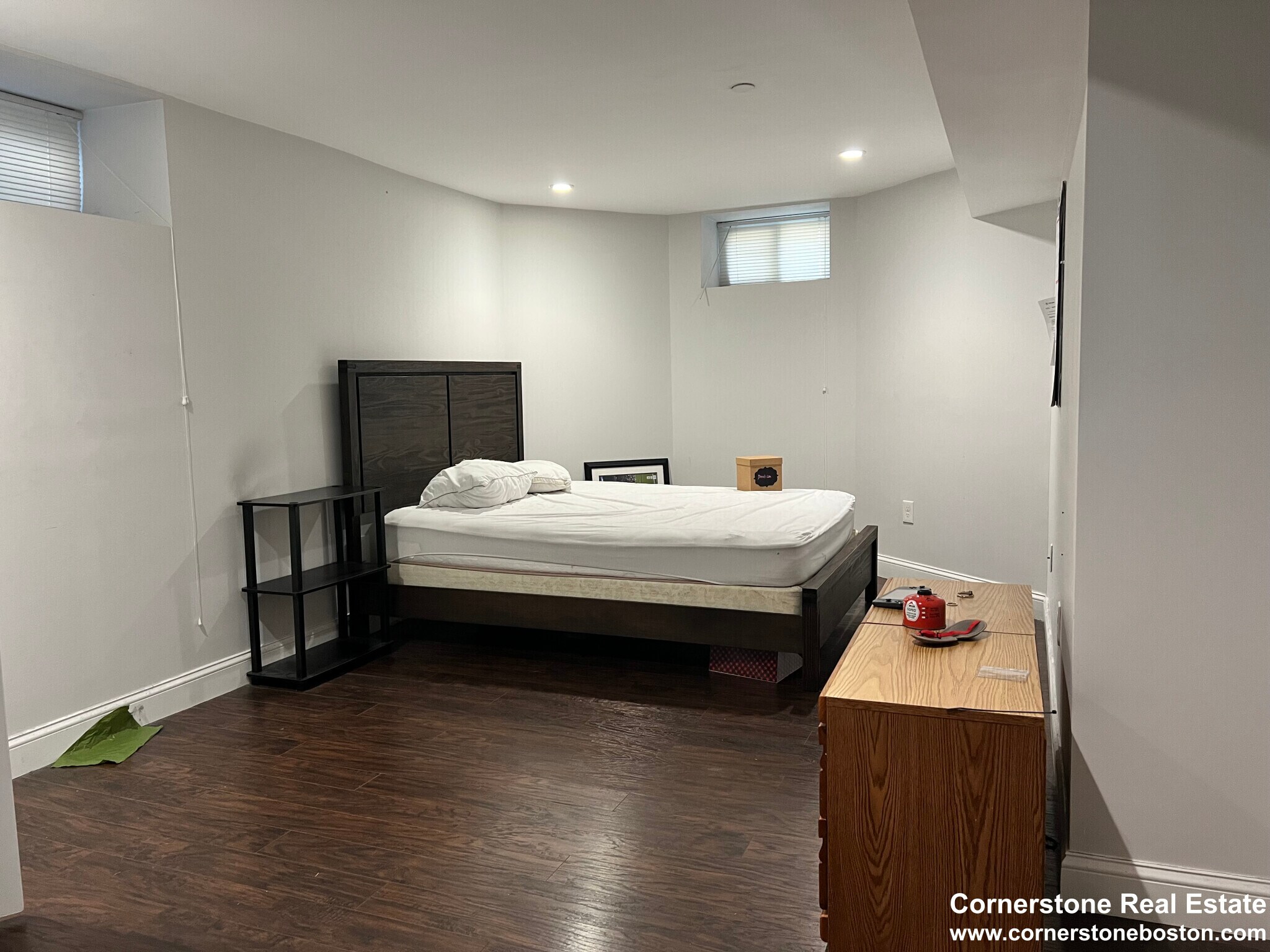 Building Photo - 9 Oswald St