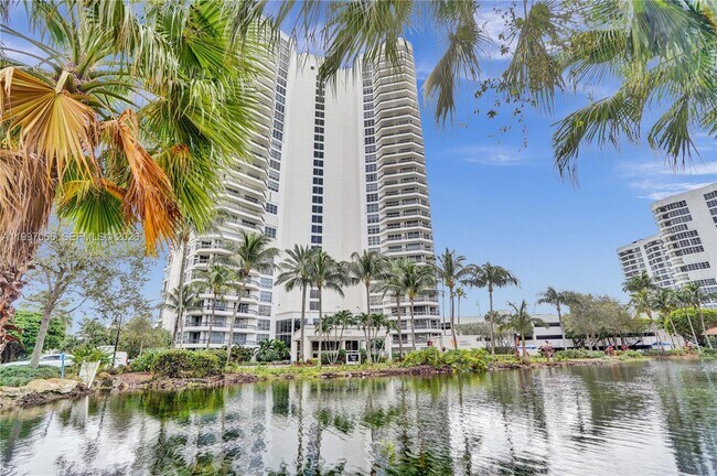 Building Photo - 19101 NE 36th Pl