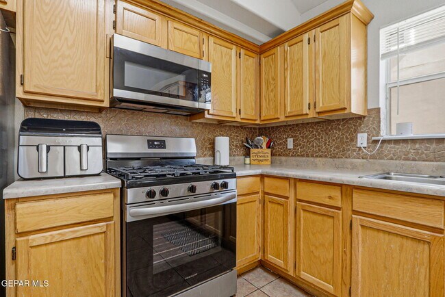 Building Photo - 3828 Tierra Aurora Dr