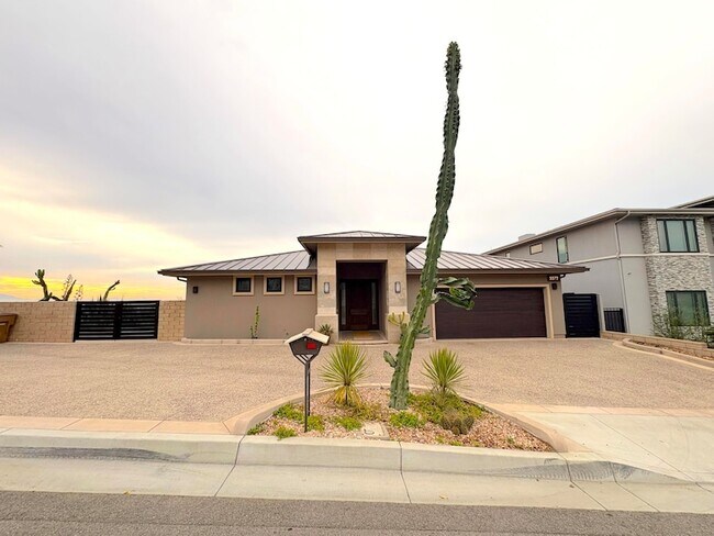 Building Photo - 5572 Rainier St