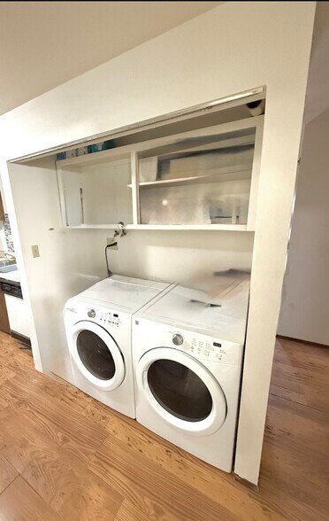 Building Photo - 1633 Best Ln