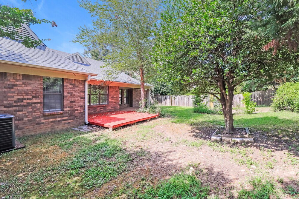 Building Photo - 7706 S 71st Ave