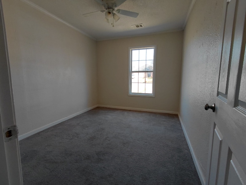 Building Photo - 211 Crakston Ct