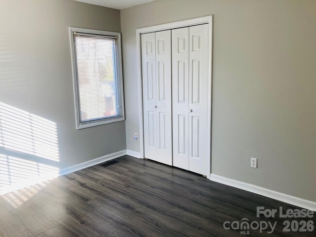 Building Photo - 7781 Red Robin Trail