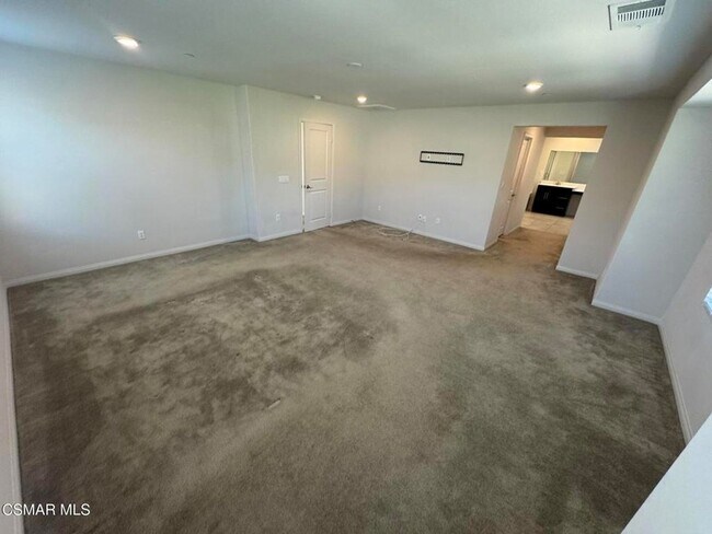 Building Photo - 446 Almond Ln