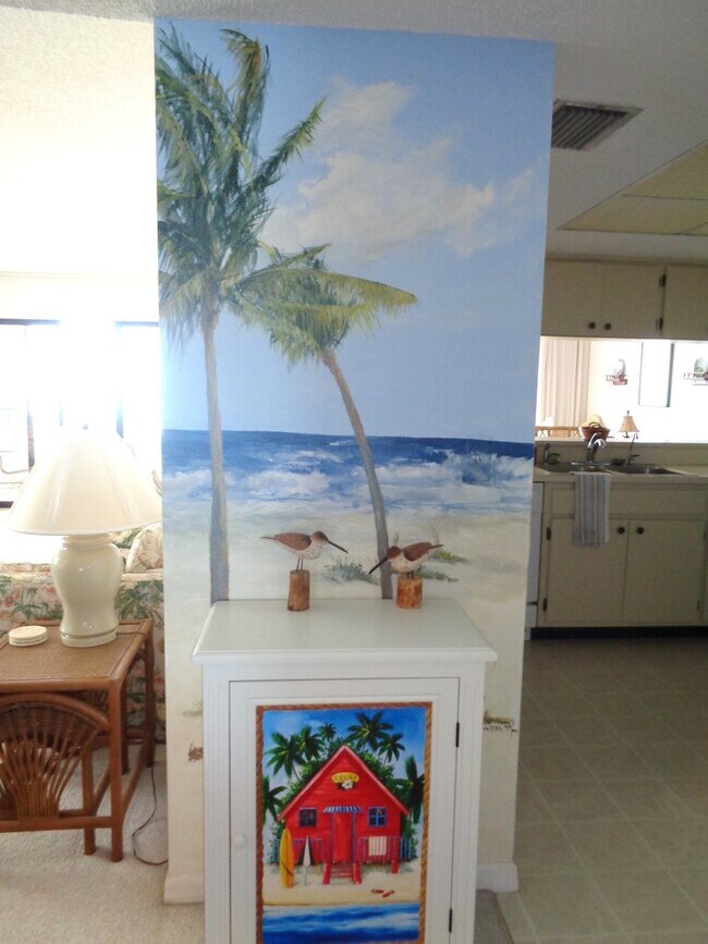 Building Photo - Beautiful MacArthur Beach