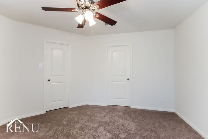 Building Photo - 10474 Sweetwater Creek Dr