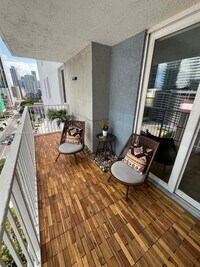 Building Photo - 800 N Miami Ave