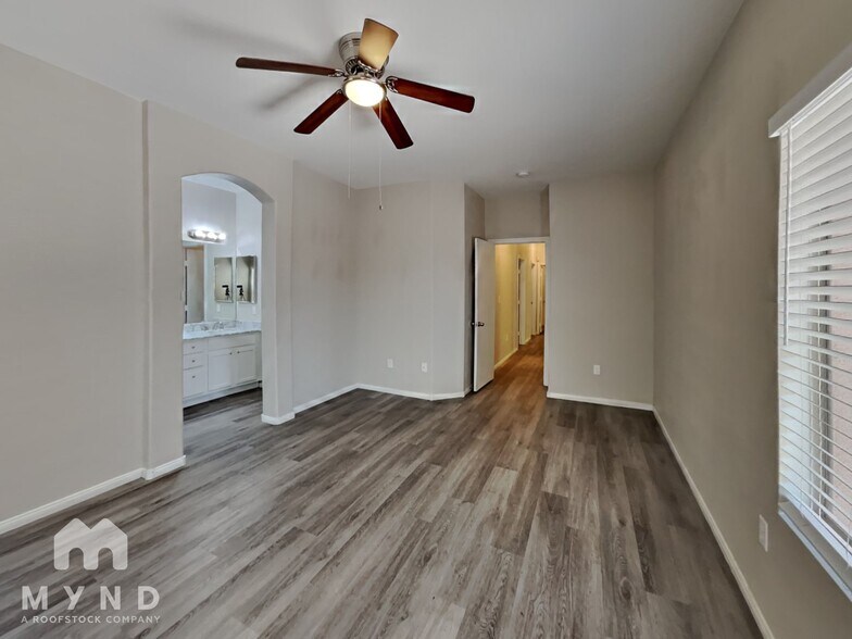 Building Photo - 1419 Old Cobble Dr