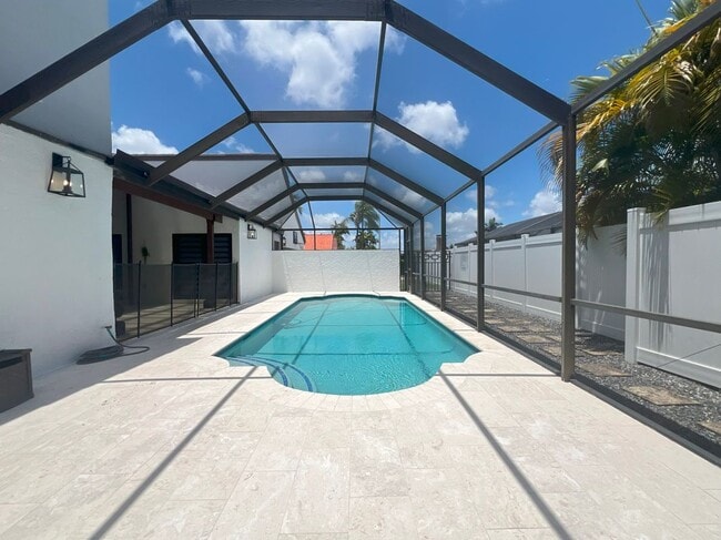 Building Photo - 8735 SW 54th Terrace