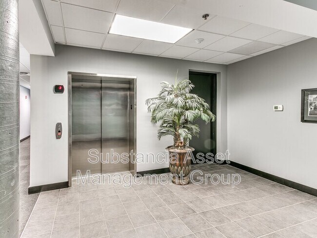 Building Photo - 444 N Central Ave