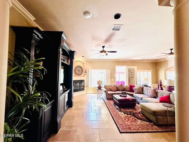 Building Photo - 6268 Wildwood Ct