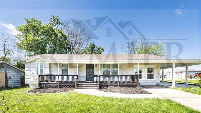 Primary Photo - 16312 E Independence Ave