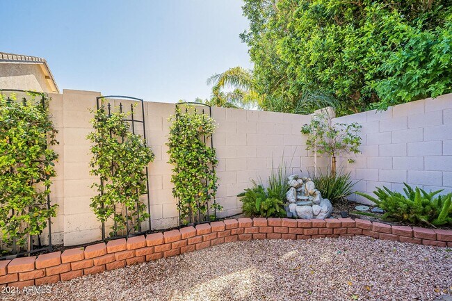 Building Photo - Charming single level 4 Bed home in Peoria !!