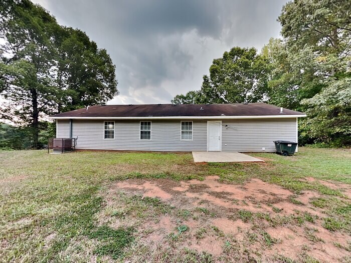 Building Photo - 105 Whitehead Dr