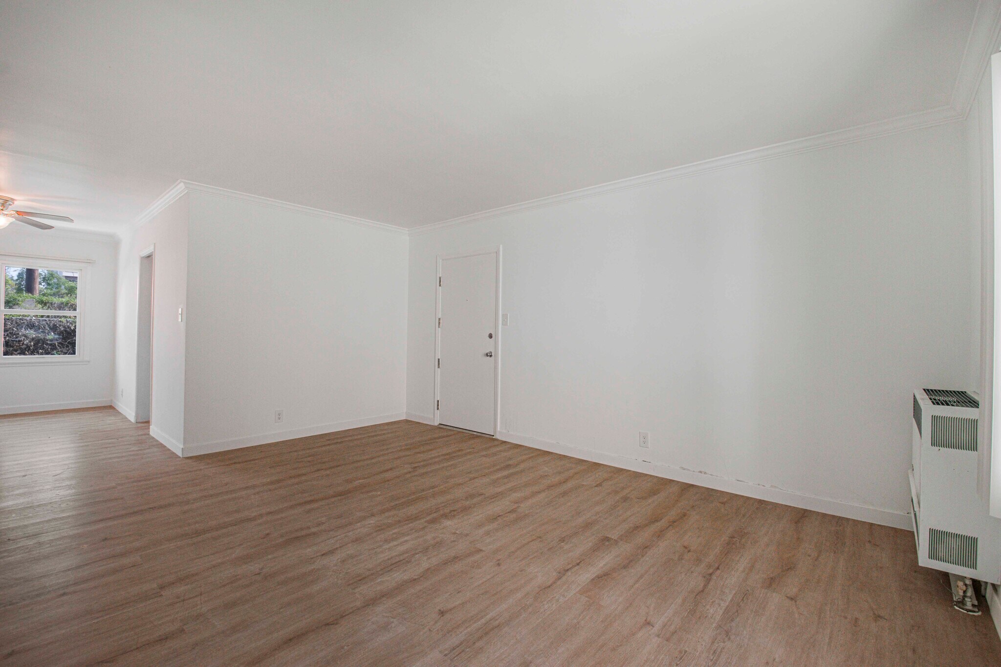 Building Photo - 8740 Belford Ave