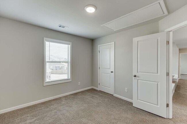 Building Photo - 6029 Fair Winds Cv