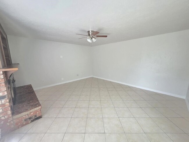 Building Photo - 15630 Camino Del Sol Dr