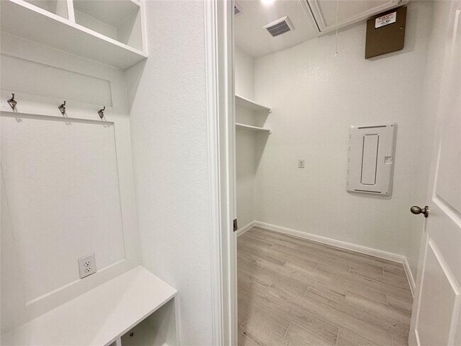 Building Photo - 6622 Canary Knl Ct