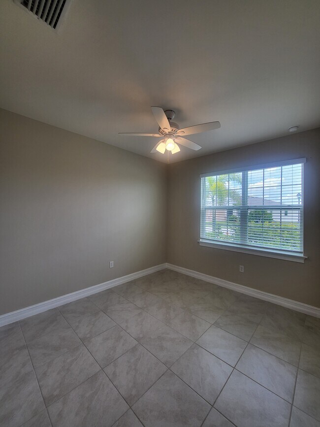 Building Photo - 3276 Baravaldo Cir