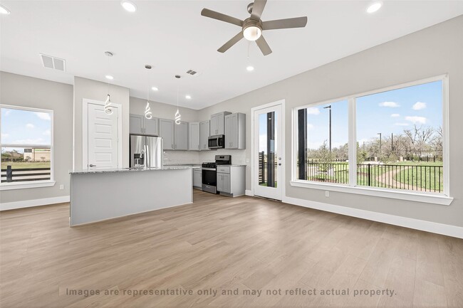 Building Photo - 10719 Mason Rd