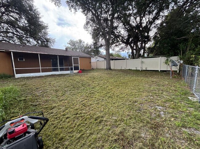 Building Photo - 914 Osceola Trail