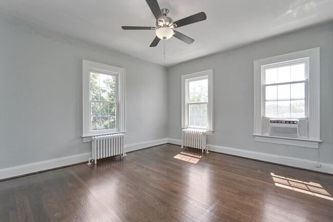 Building Photo - GORGEOUS COLONIAL HOME FOR RENT IN NEWPORT NEWS!!!