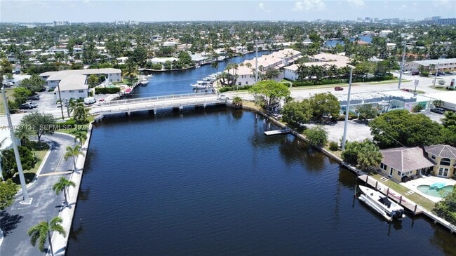 Building Photo - 160 Cypress Club Dr