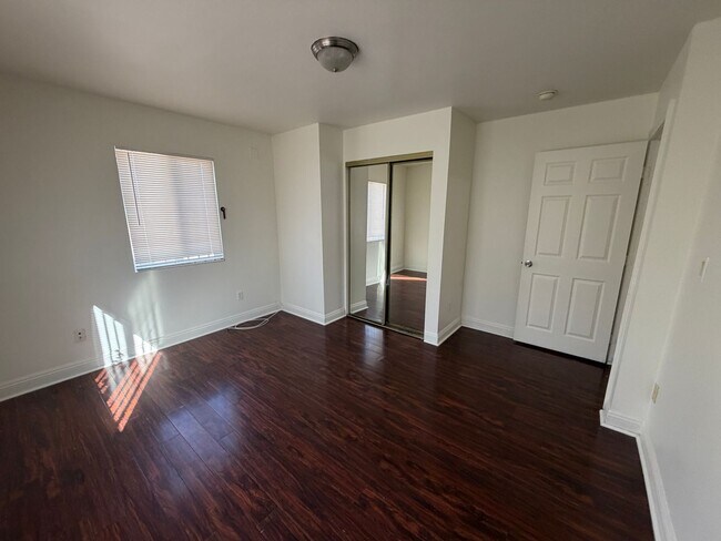 Building Photo - 79(633)