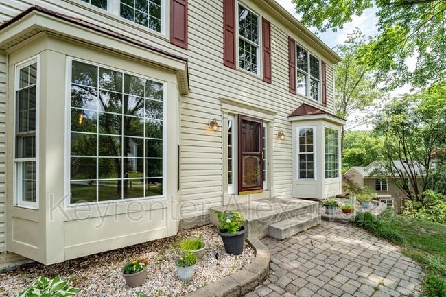 Building Photo - 13183 Oak Farm Dr