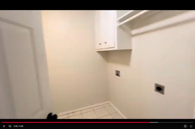 Building Photo - Awesome home in quiet. Culdesac