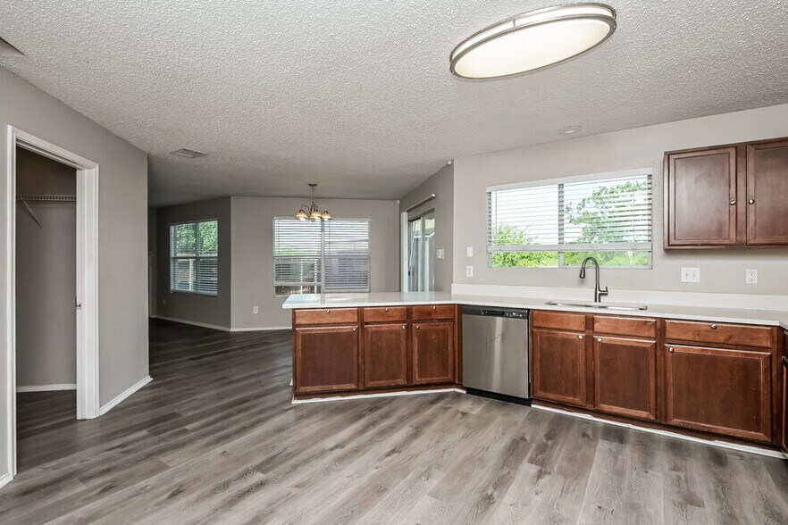 Building Photo - 8304 Cutter Hill Ave