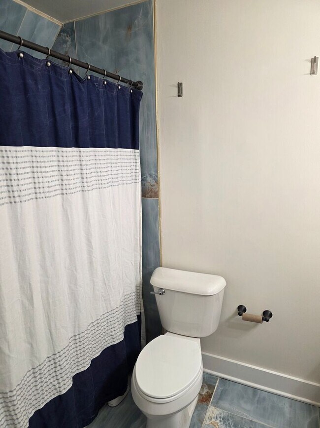 Building Photo - Large 3 Bedroom Townhouse in South Nashville