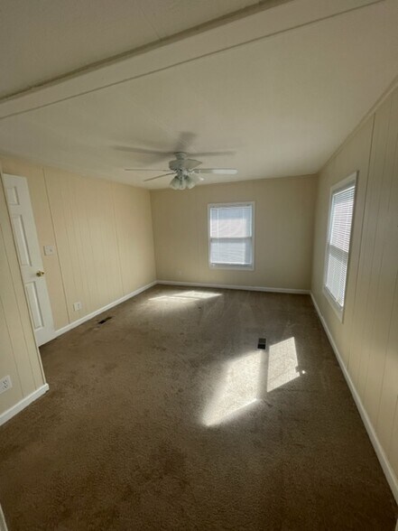 Master bedroom - 3302 Philadelphia Rd