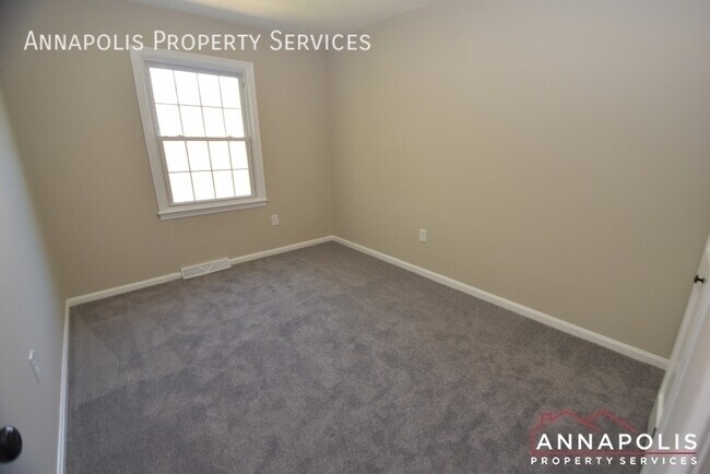 Building Photo - 1650 Albermarle Dr