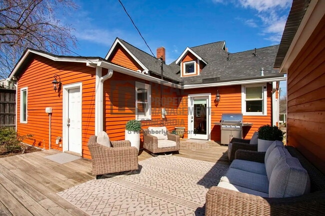 Building Photo - 1208 Woodland St