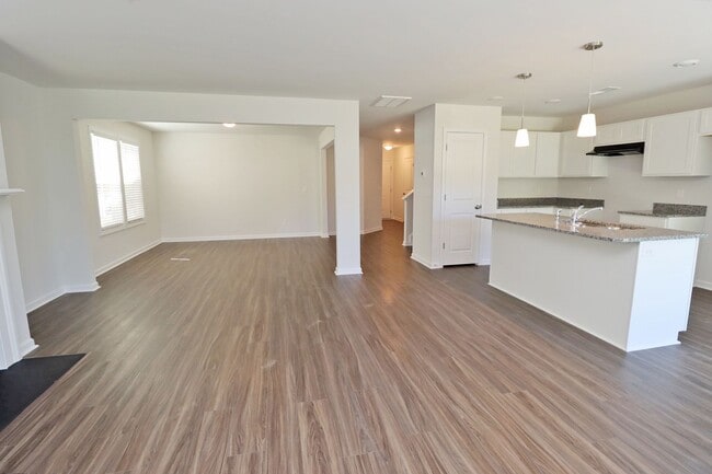 Building Photo - Beautiful Home in PRIME Lexington location!