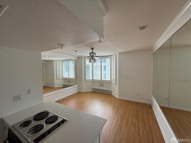 Primary Photo - 201 Harrison St