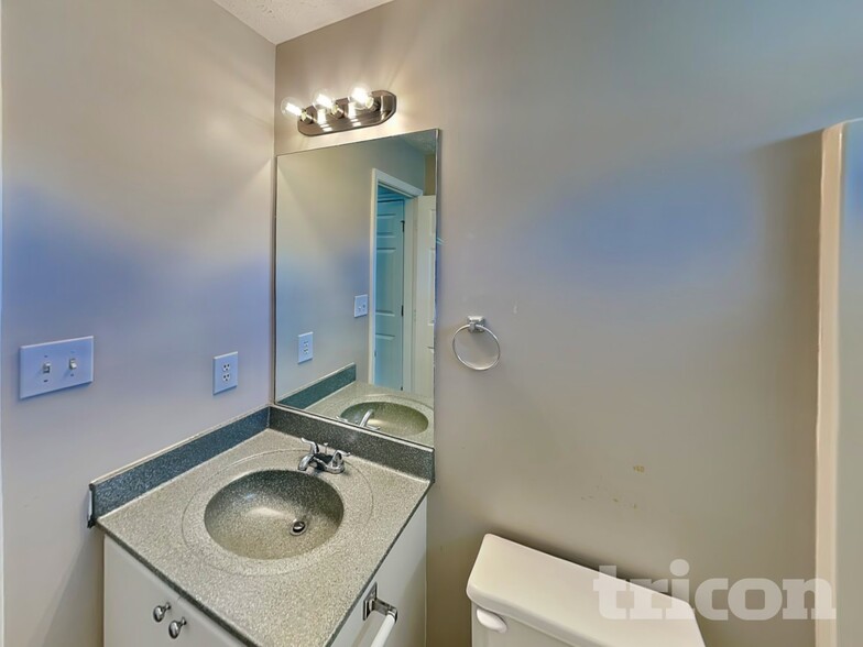 Building Photo - 55 Braelinn Creek Ct